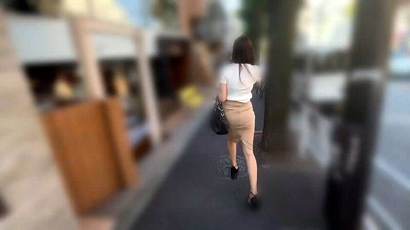 染みたパンツを見せてくれたお姉さん、恥ずかしそうでエロっｗｗｗｗｗｗ