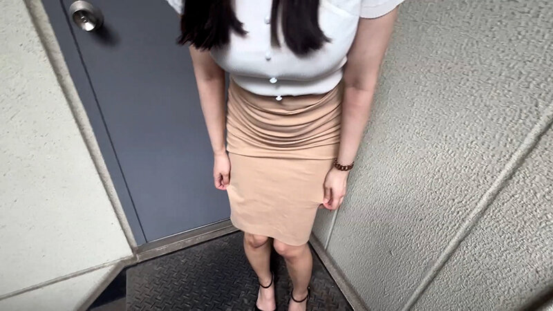 染みたパンツを見せてくれたお姉さん、恥ずかしそうでエロっｗｗｗｗｗｗ